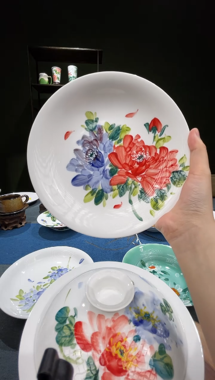 盘景德镇高温釉下彩8英寸窝盘双色牡丹