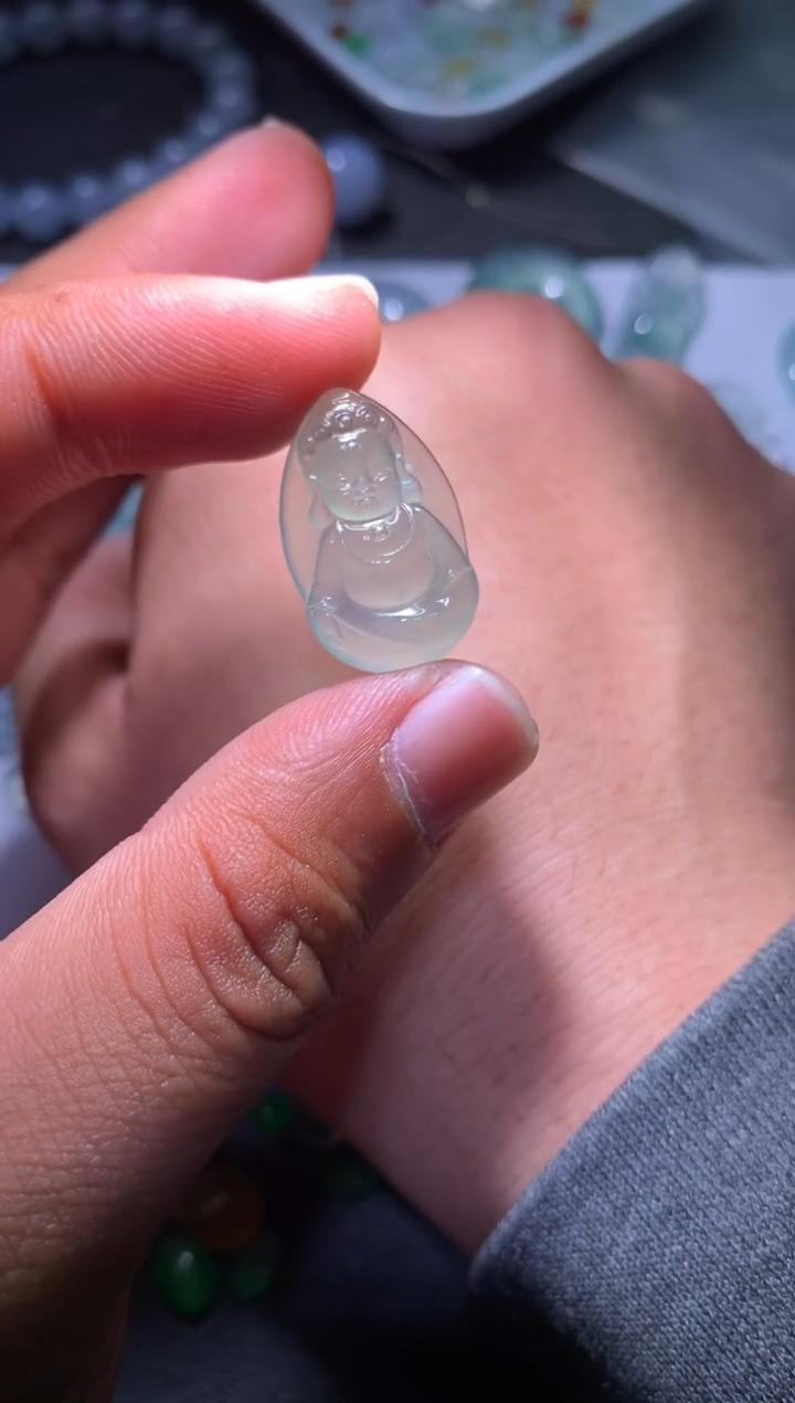 【闪购商品】翡翠颈饰未镶嵌观音