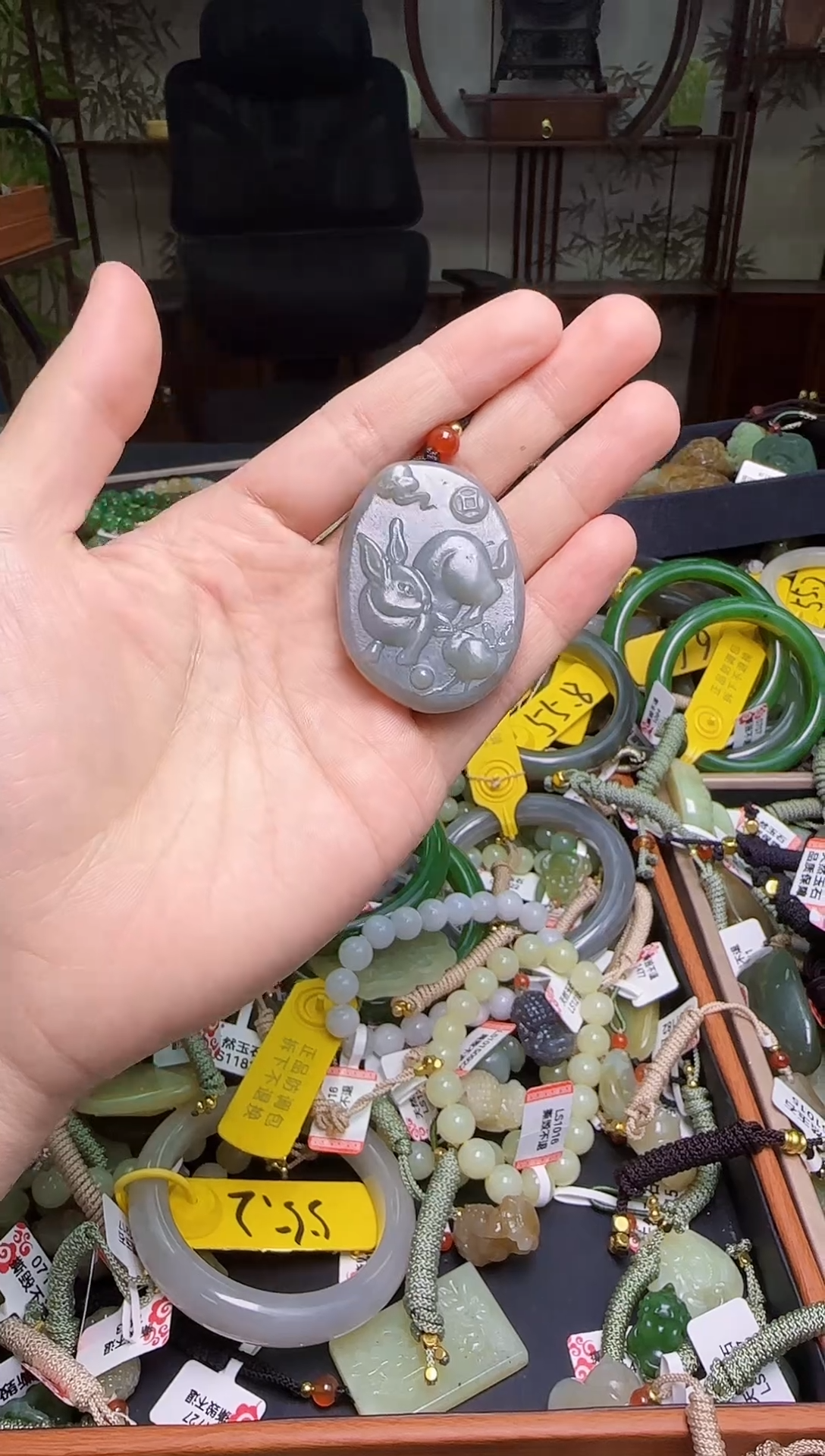 颈饰未镶嵌和田玉1