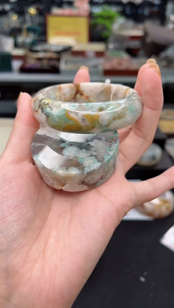 【闪购商品】石英质玉手镯未镶嵌55圈口（赠品镯心）S9765