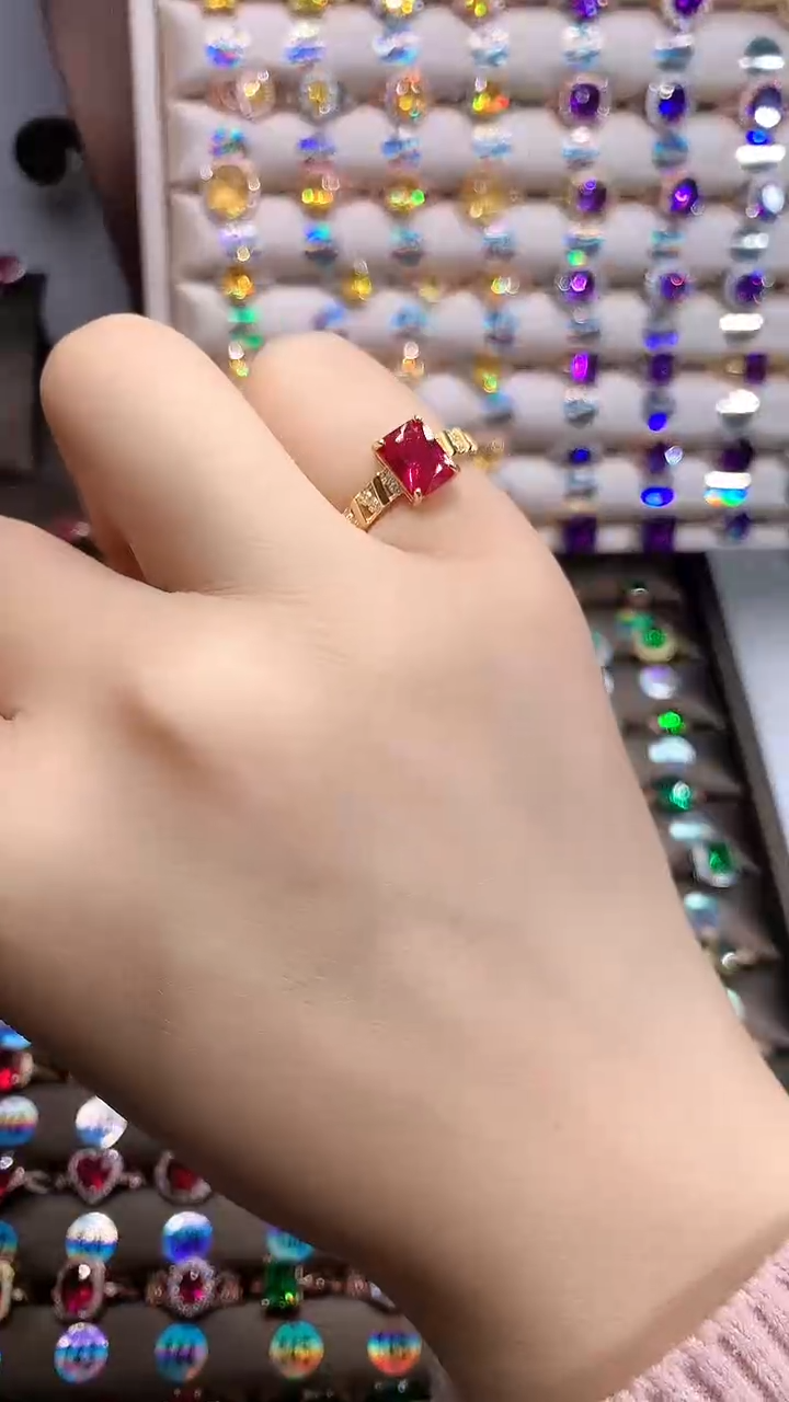 【闪购商品】红宝石戒指银S925镶嵌金色6.8