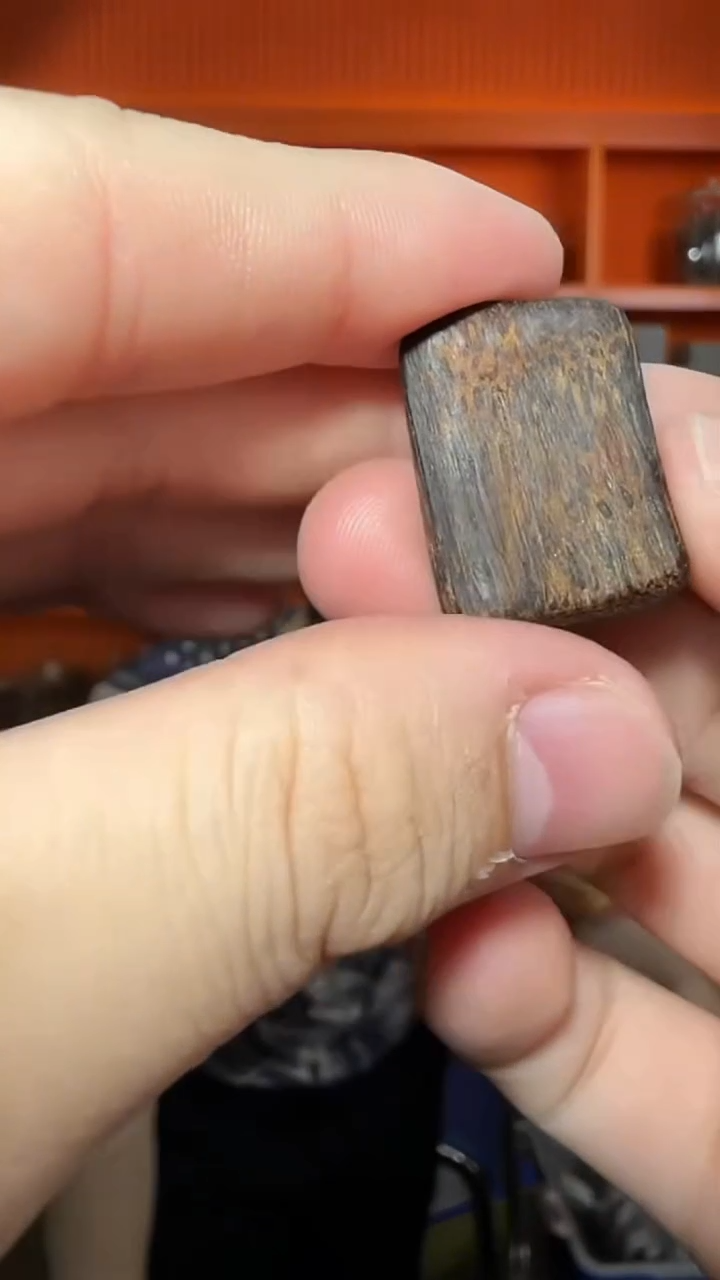 沉香吊坠36号沉水挂件多样性发一