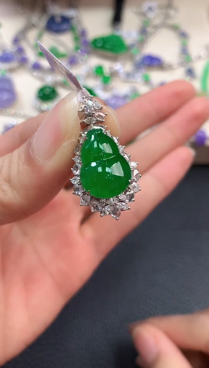 【闪购商品】翡翠吊坠(不含链)18K金镶嵌m47     