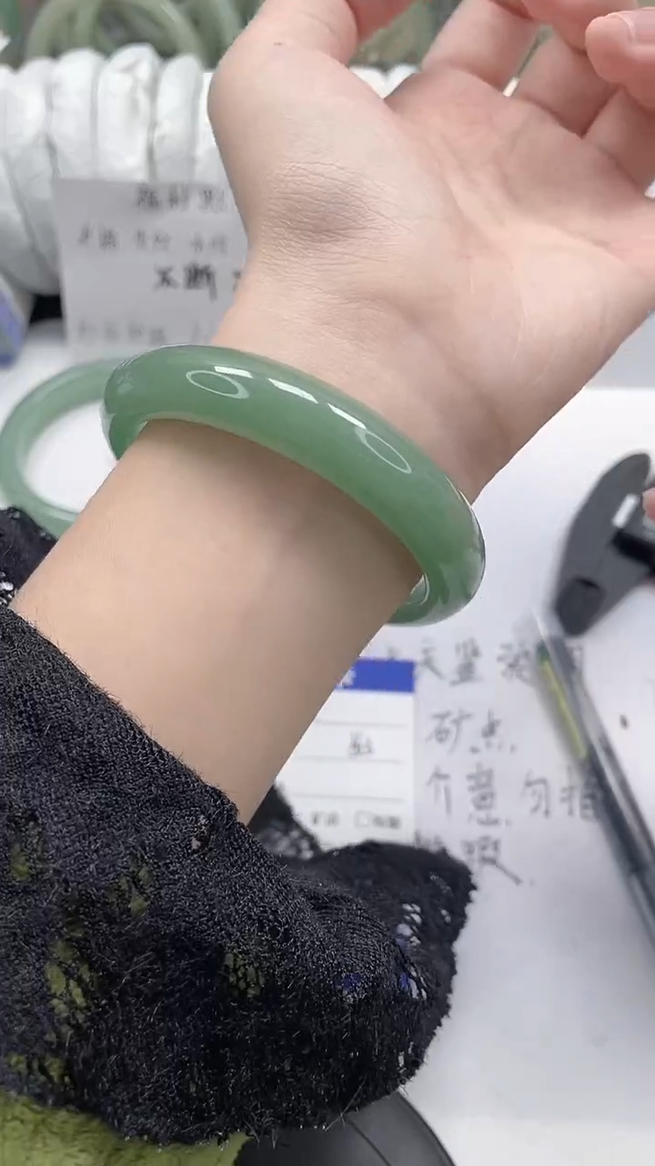 未镶嵌手镯石英质玉24-56/57