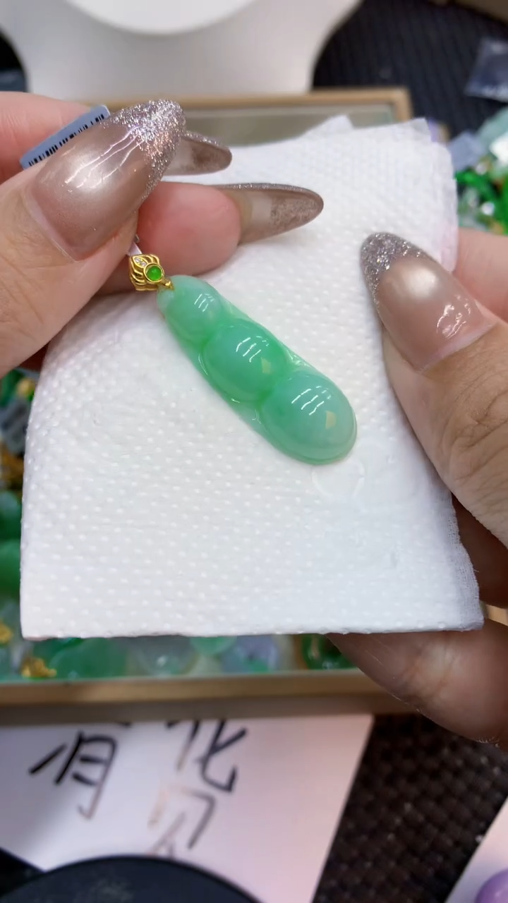 颈饰未镶嵌翡翠1