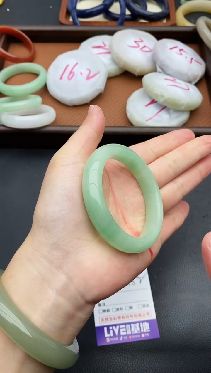 未镶嵌手镯石英质玉162+51/52