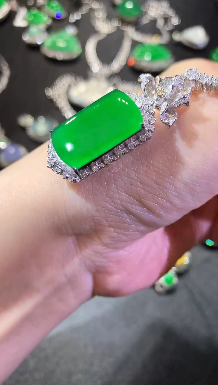 【闪购商品】翡翠吊坠(不含链)18K金镶嵌108-无事牌（不含链与扣头