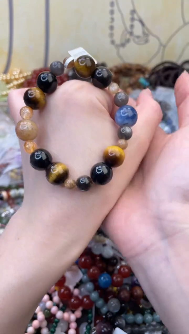 未镶嵌石英质玉手饰420