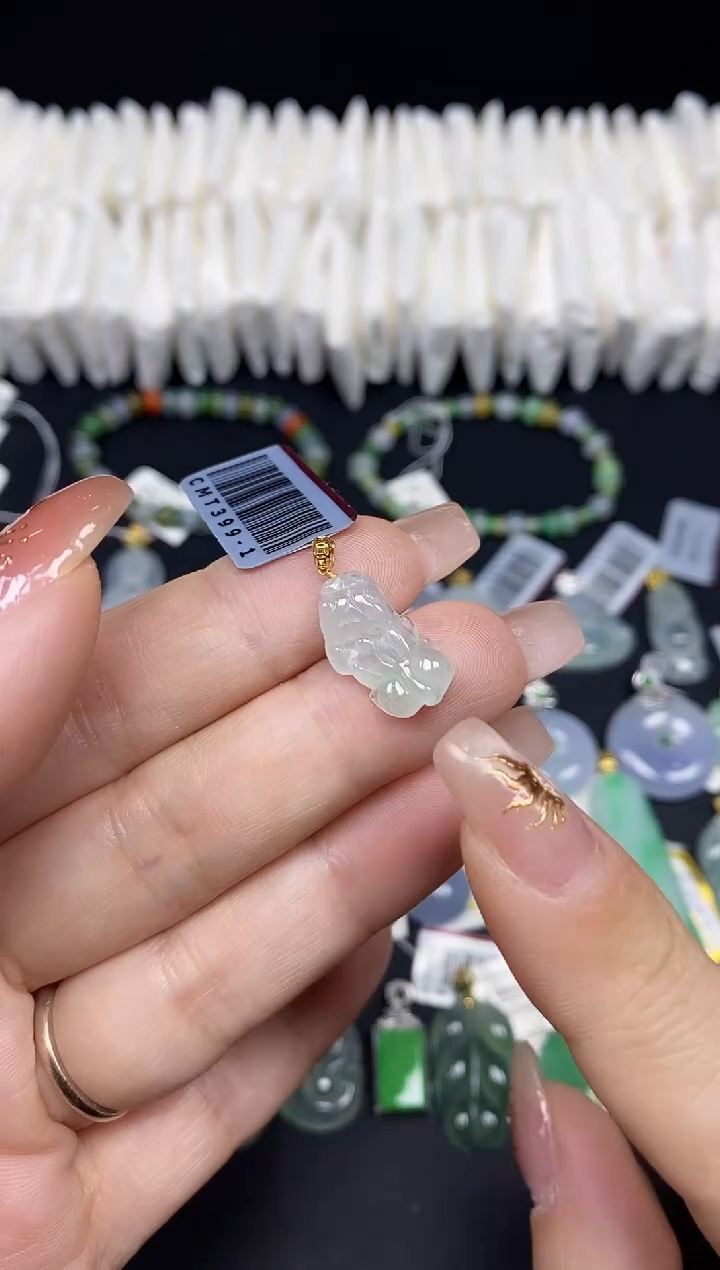 吊坠(不含链)18K金镶嵌翡翠貔貅18K金扣镶嵌@@CMT