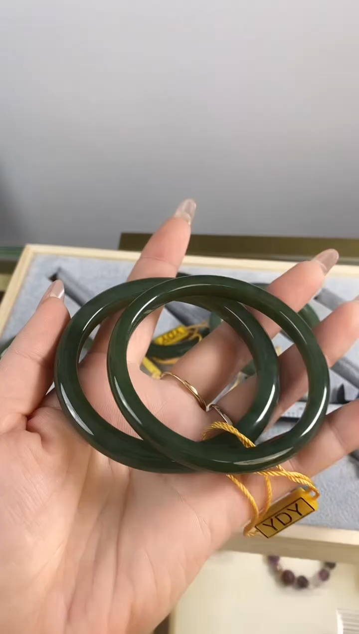 和田玉手镯未镶嵌和田玉手镯SSL.61码（多样性发其一）