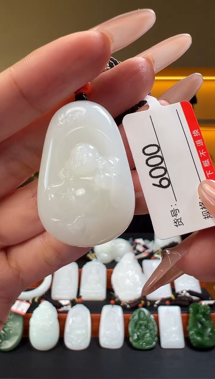 颈饰未镶嵌和田玉0