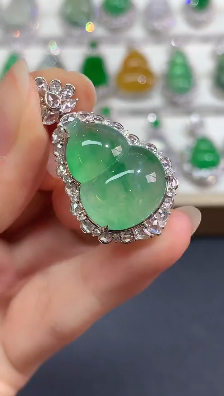 吊坠(不含链)18K金镶嵌翡翠Y****e吊坠(不含链)|35800