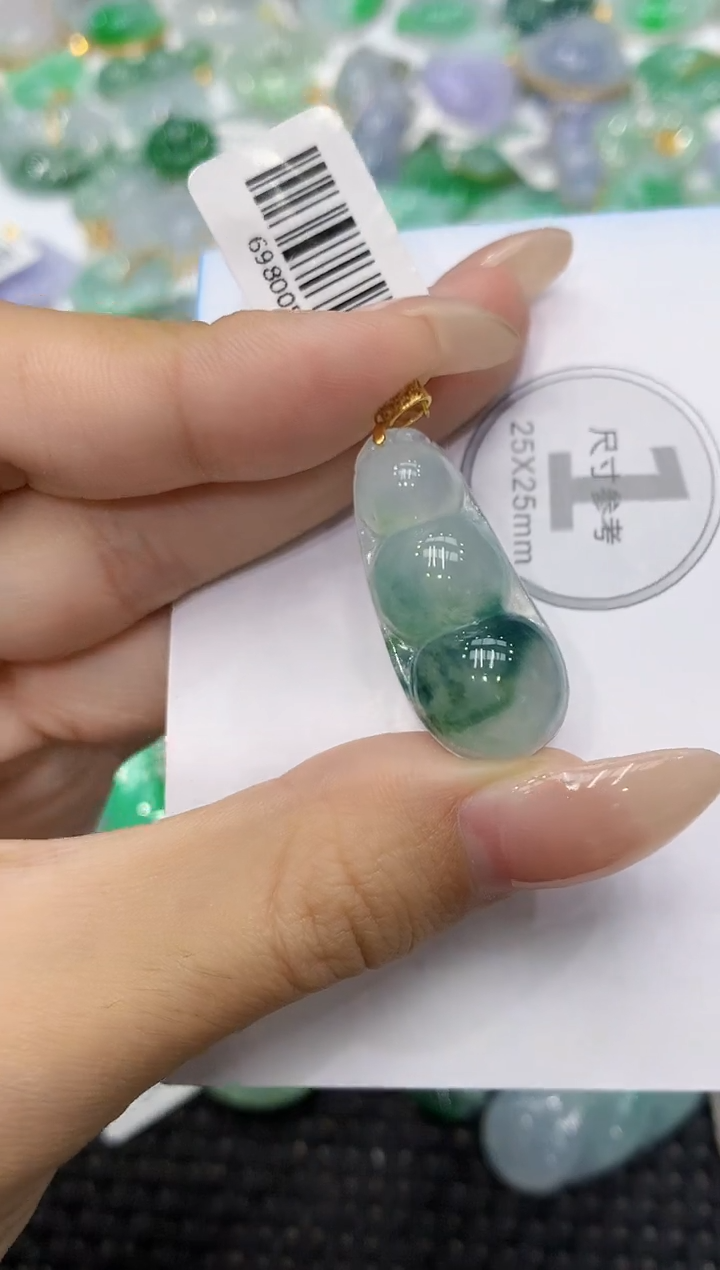 颈饰18K金镶嵌翡翠111111111111