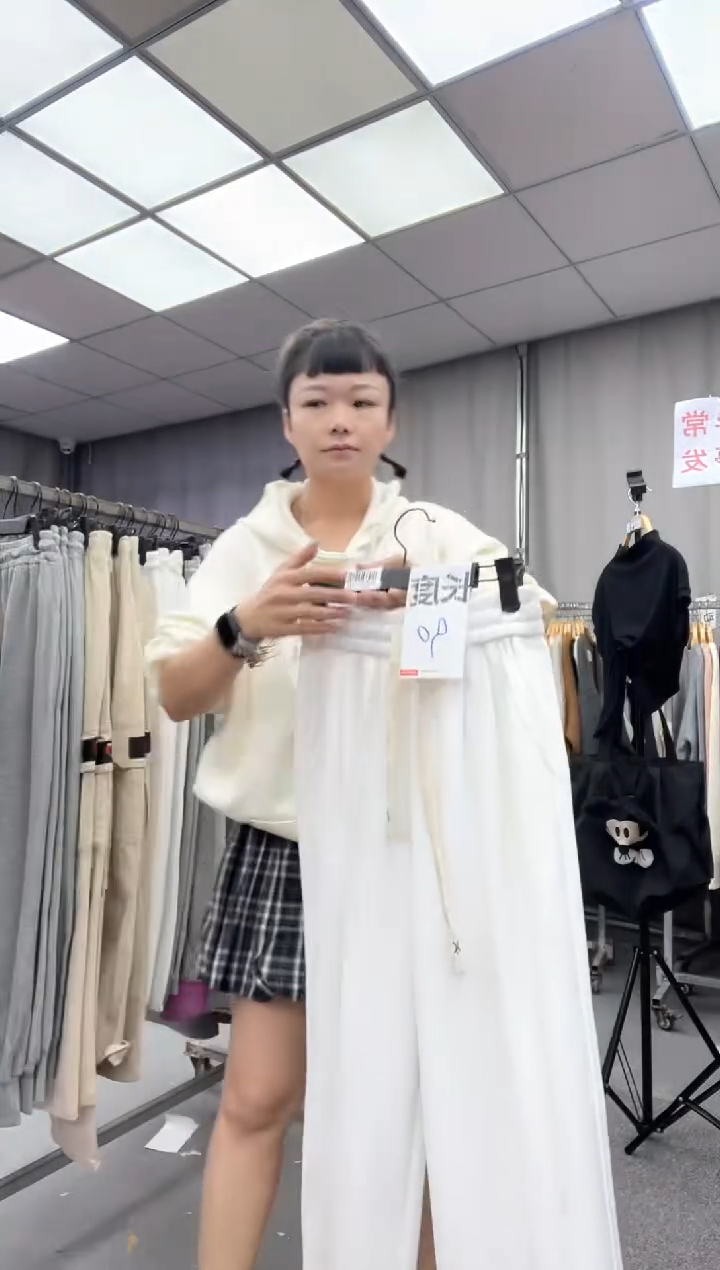 棉 大哥家漂亮衣服漂亮颜色  