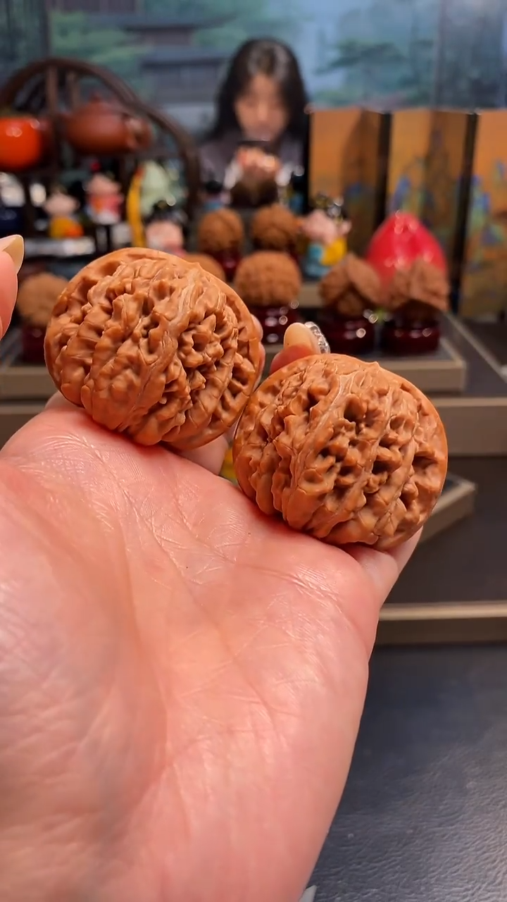 【闪购商品】文玩核桃把件H 937四座楼43尺