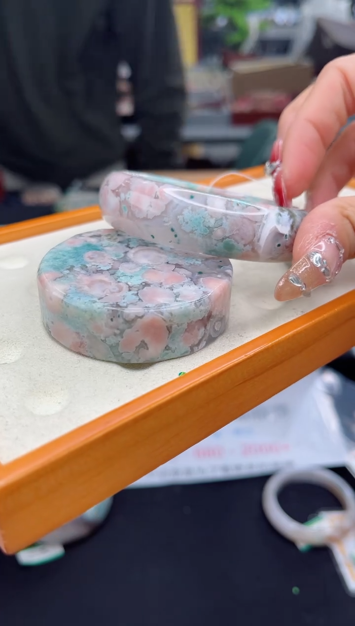 【闪购商品】石英质玉手镯未镶嵌56圈口（赠品镯心）3S941719