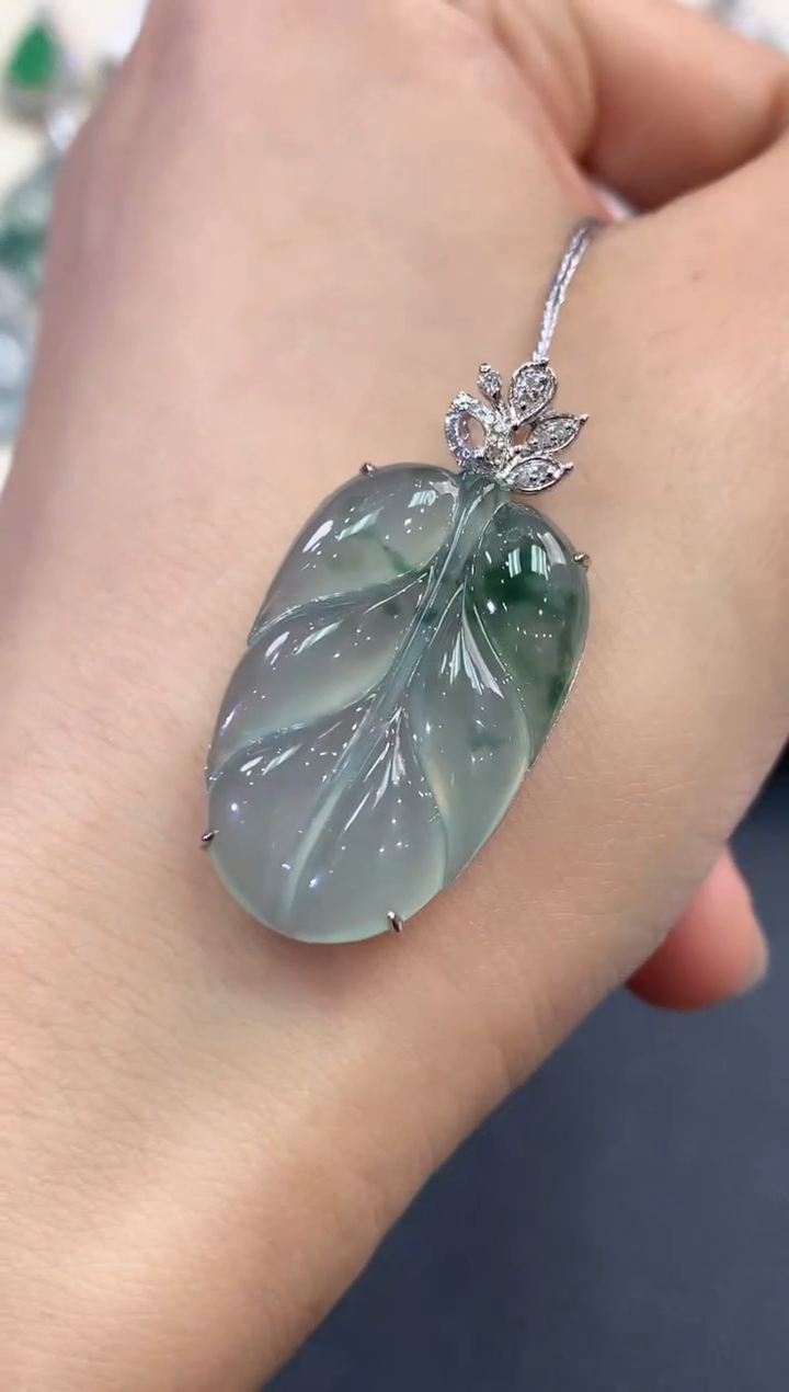 【闪购商品】翡翠吊坠(不含链)18K金镶嵌B66   