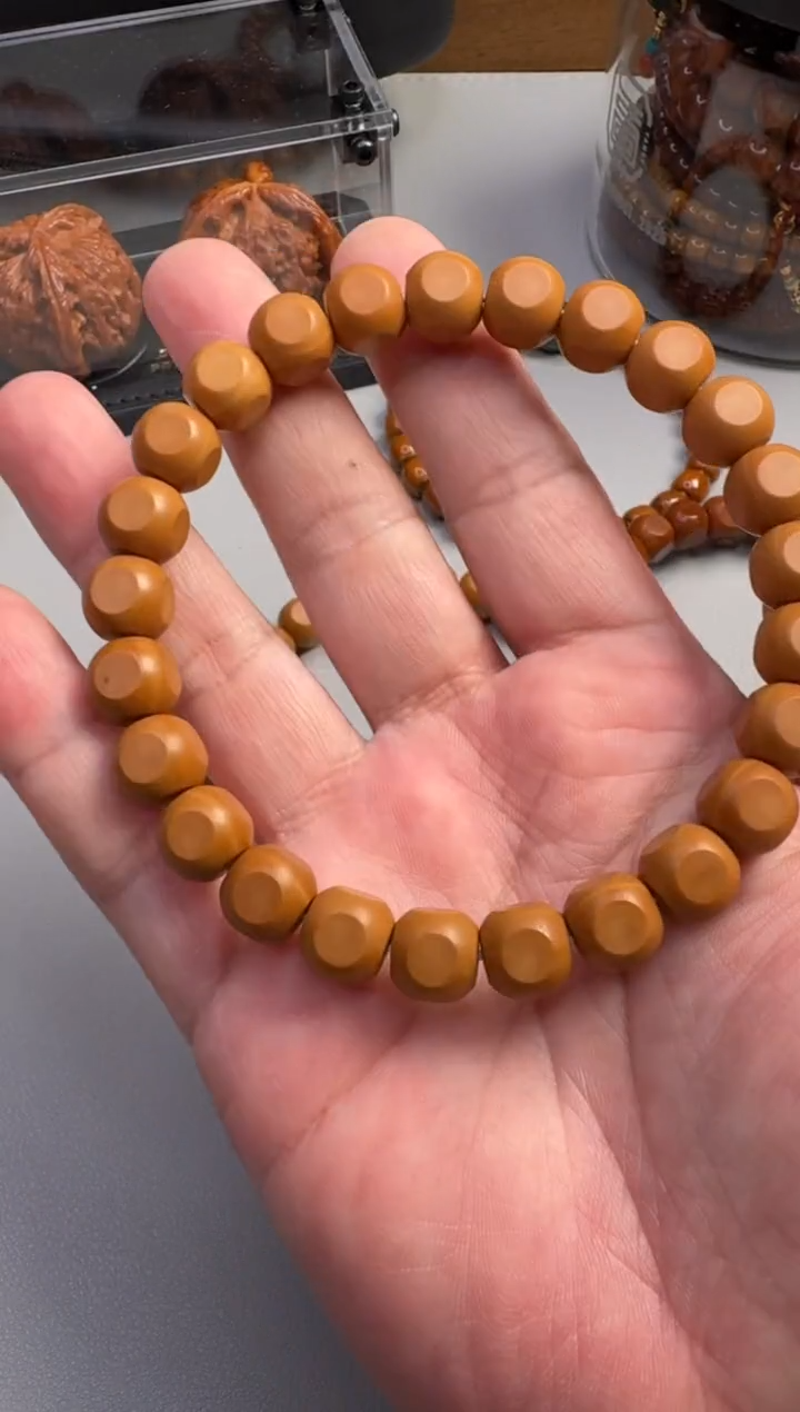 猴头核桃手串猴头六方瑕疵黑点款