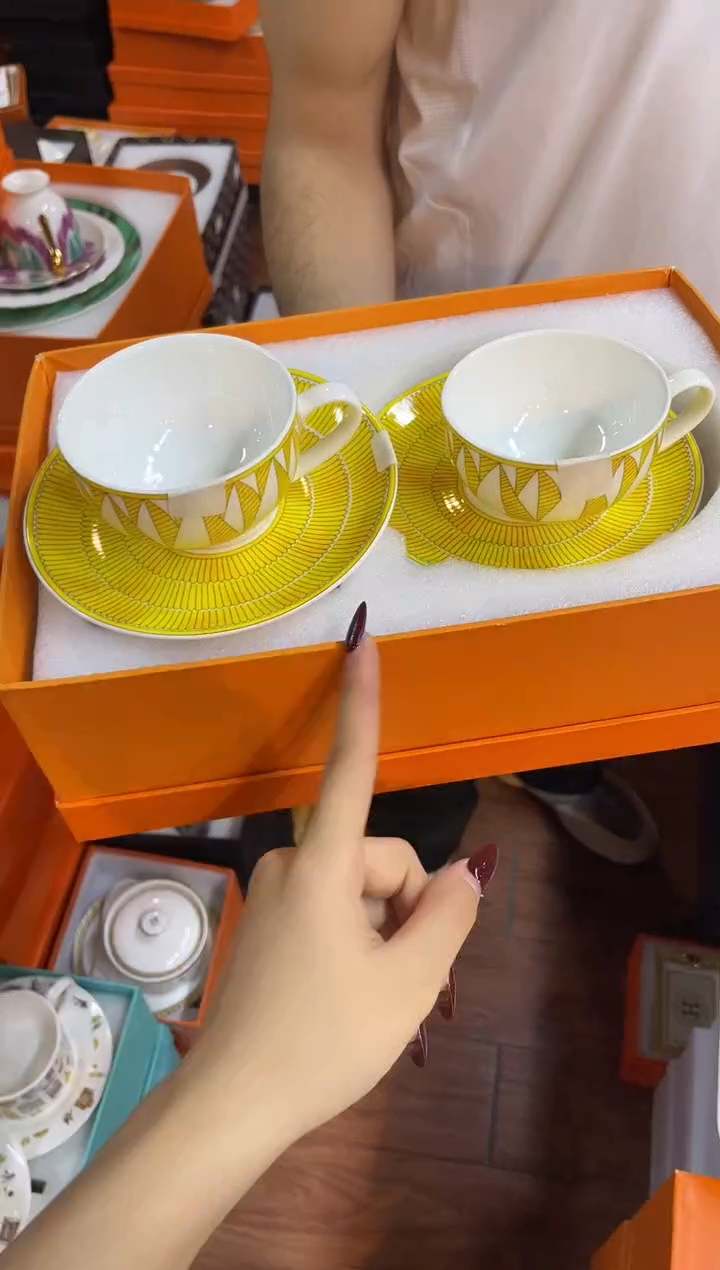 杯鸿辉家品牌瓷器，京东包邮！