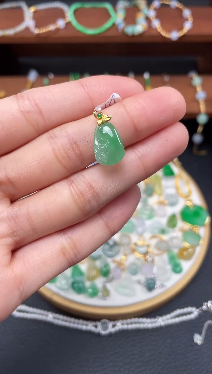【闪购商品】翡翠吊坠(不含链)18K金镶嵌一个   JK453