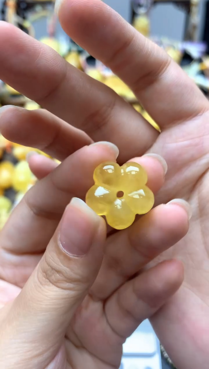 未镶嵌琥珀珠宝奇石140琥珀蜜蜡花粉有纹小坑介意勿拍