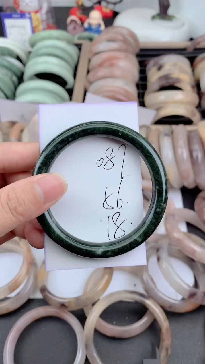 未镶嵌手镯石英质玉087