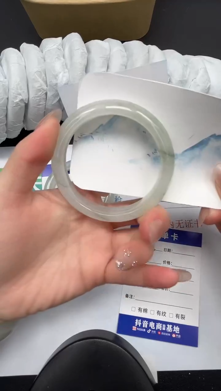 【闪购商品】石英质玉手镯合金35-57.1