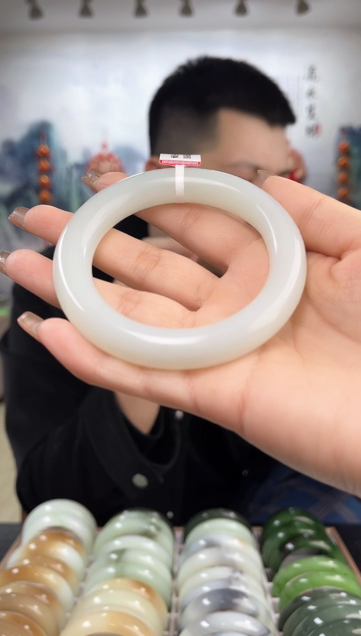 【闪购商品】和田玉手镯未镶嵌56-61圈口仅一只圆条