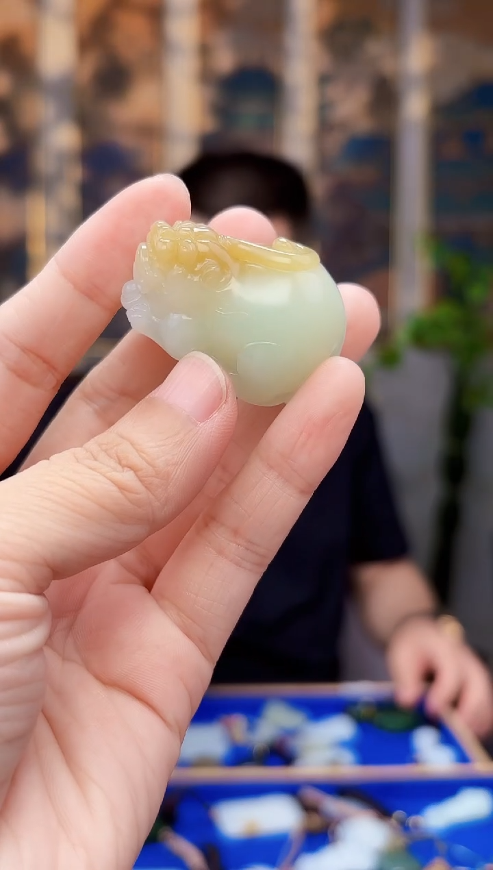 和田玉未镶嵌挂件拍一发一