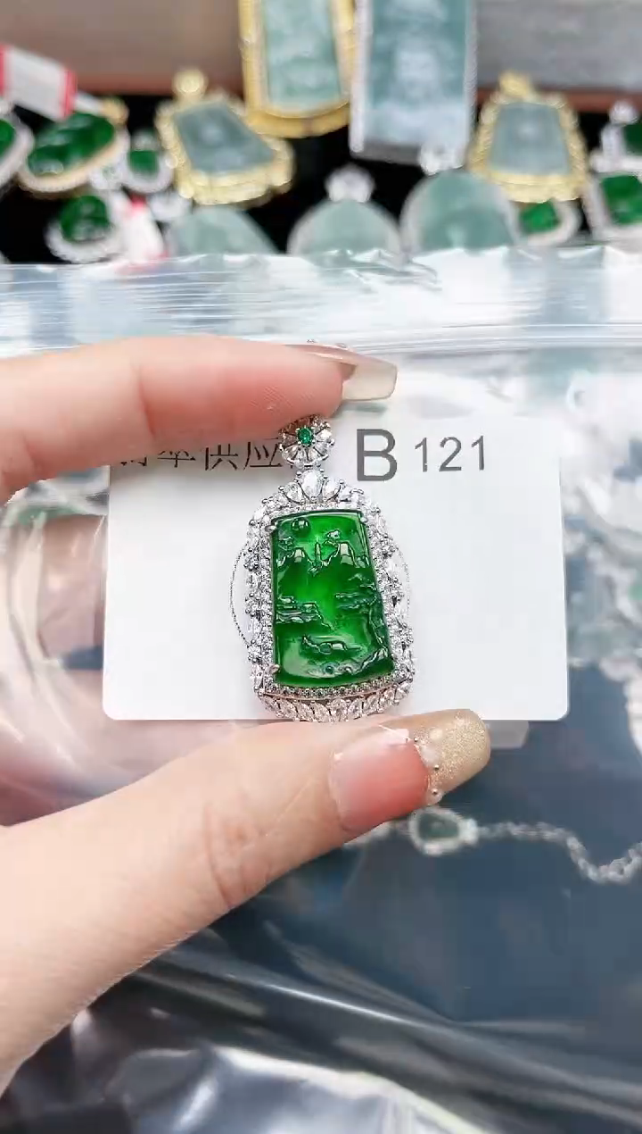 【闪购商品】翡翠颈饰未镶嵌121赠皮绳