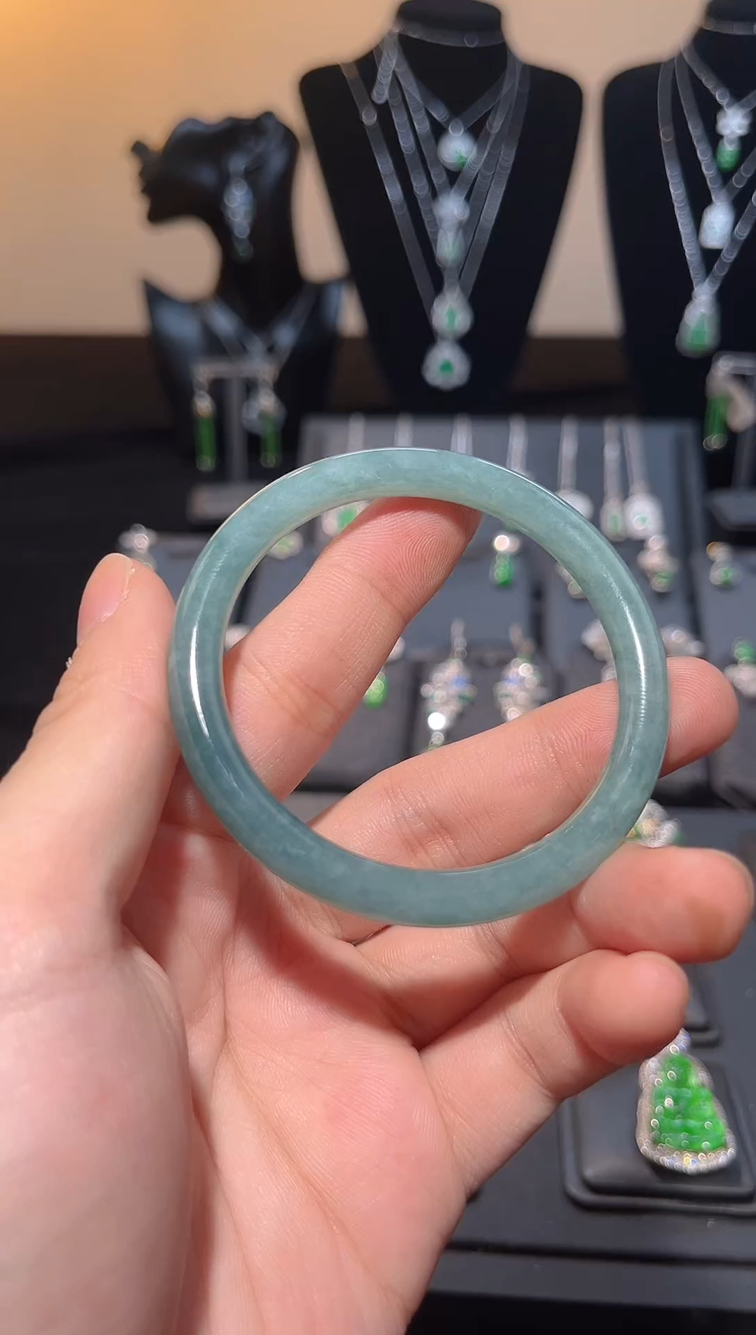 未镶嵌手镯翡翠天空蓝