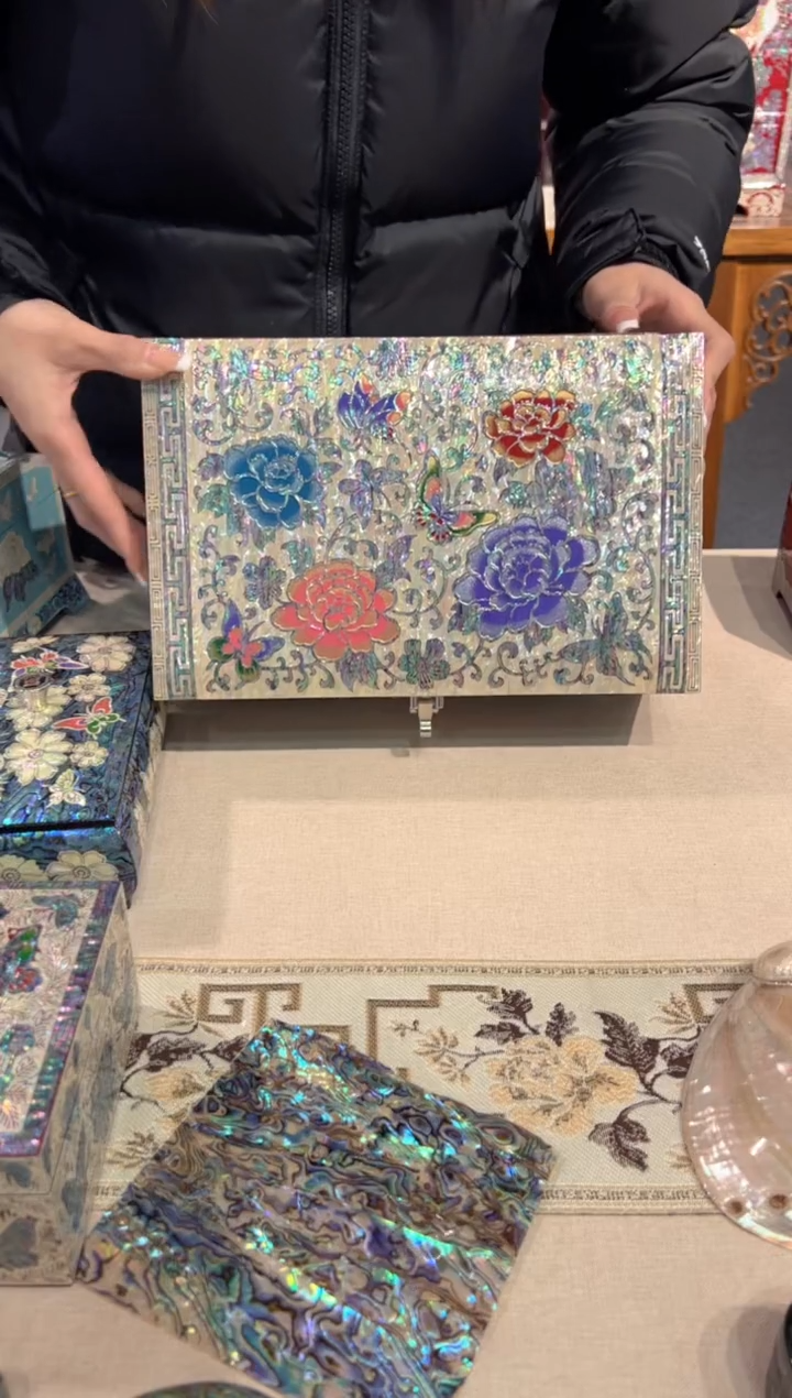 【闪购商品】白底全满螺·弘贝雅螺钿漆器文化馆