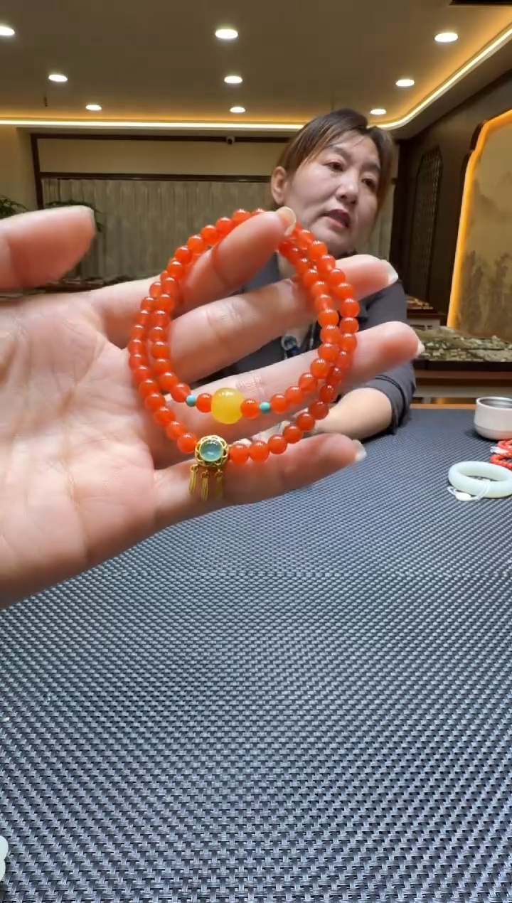 颈饰未镶嵌南红玛瑙手串