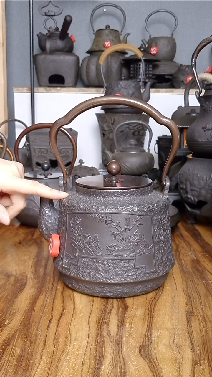 铸铁风****坤2000毫升四君子手工壶