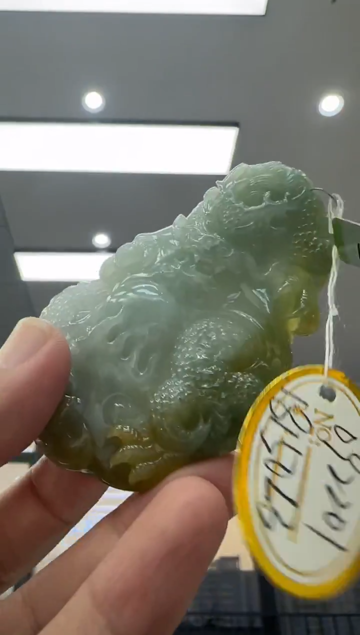 颈饰未镶嵌翡翠天然翡翠A货孤品一件