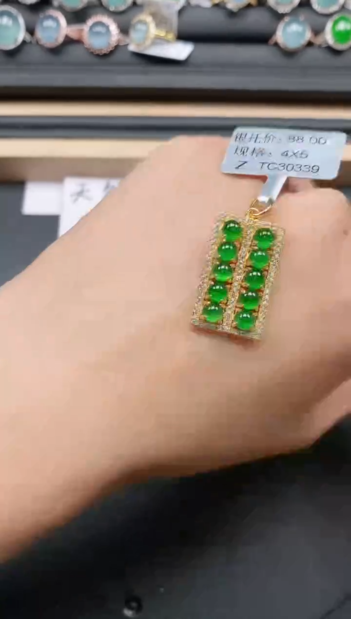翡翠戒指银S925镶嵌111