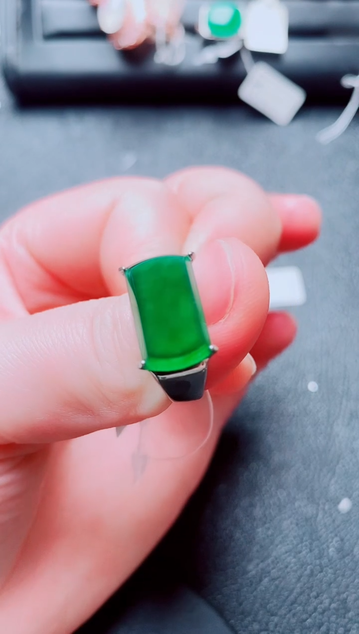 银S925镶嵌戒指翡翠1111