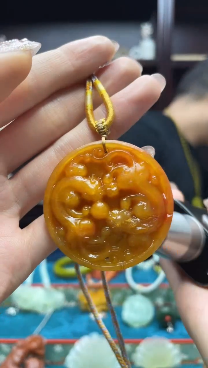 未镶嵌岫玉吊坠·