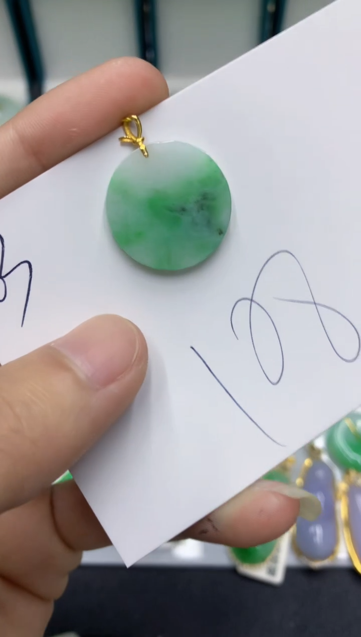 【闪购商品】翡翠颈饰18K金镶嵌翡翠