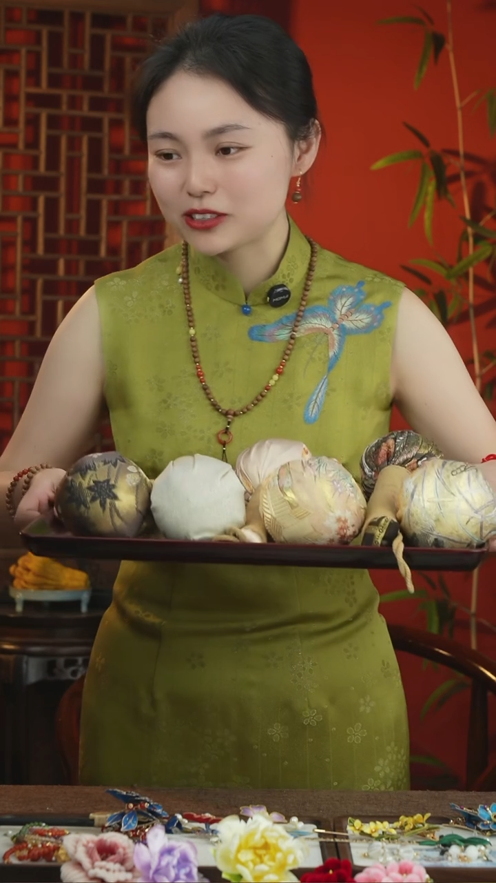 刺绣随机发一个介意勿拍