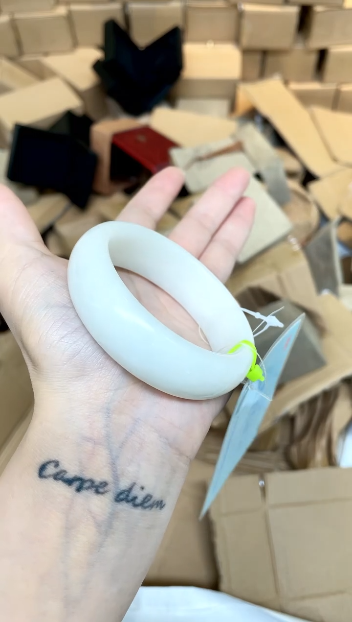 和田玉手镯未镶嵌642-56