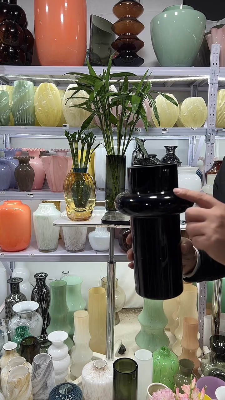 黑色小蛮腰花瓶...