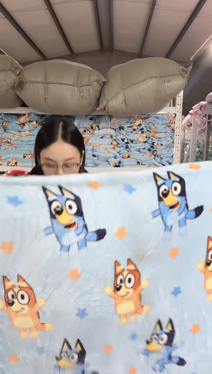 满35包邮       瑕疵     130*150左右   绒毯子  