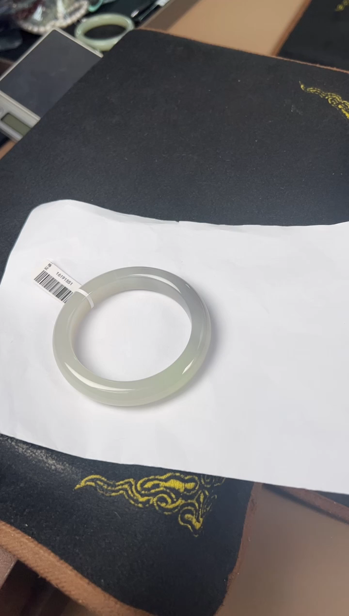 未镶嵌手镯和田玉多样性发1