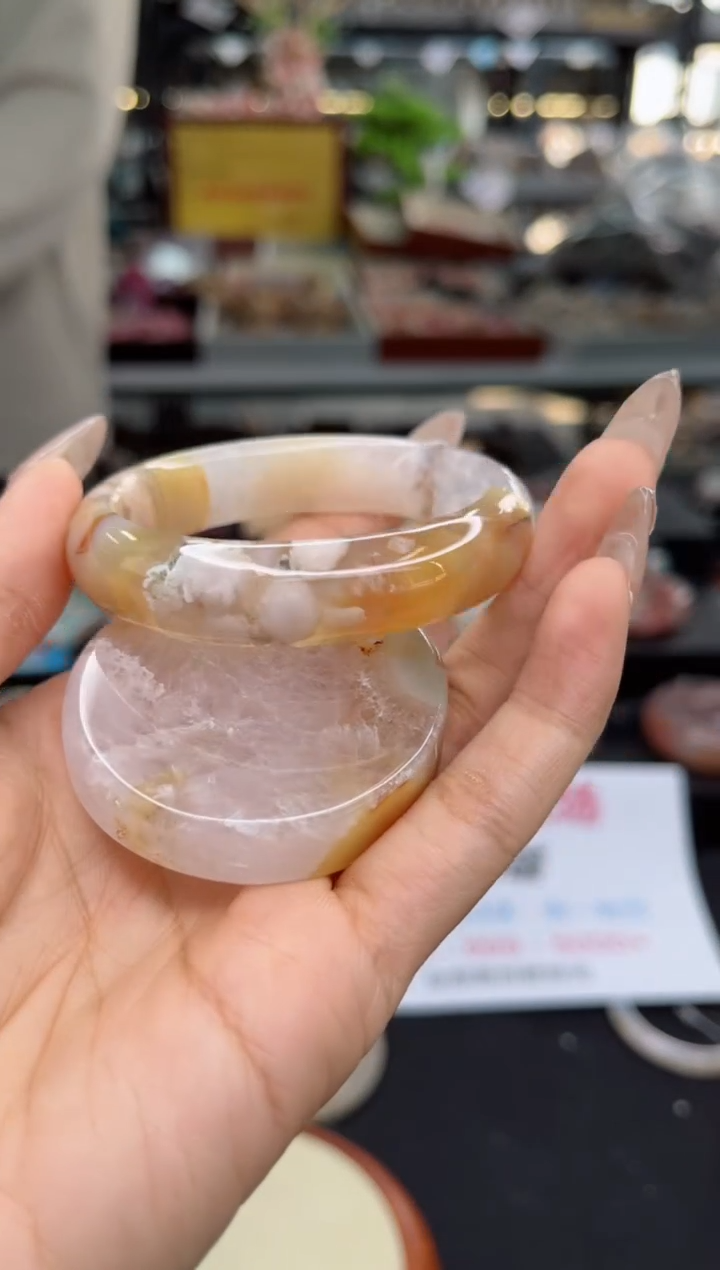 【闪购商品】石英质玉手镯未镶嵌50圈口（赠品镯心）16600021