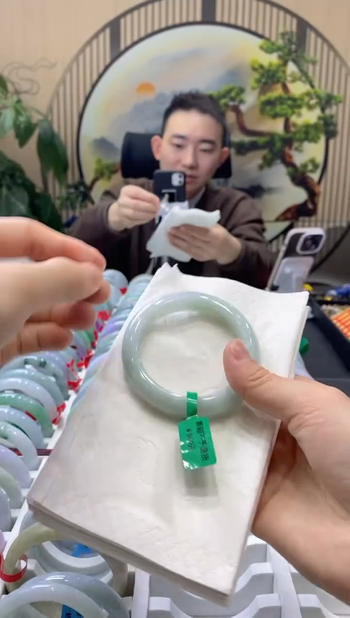 【闪购商品】翡翠手镯未镶嵌0000014531