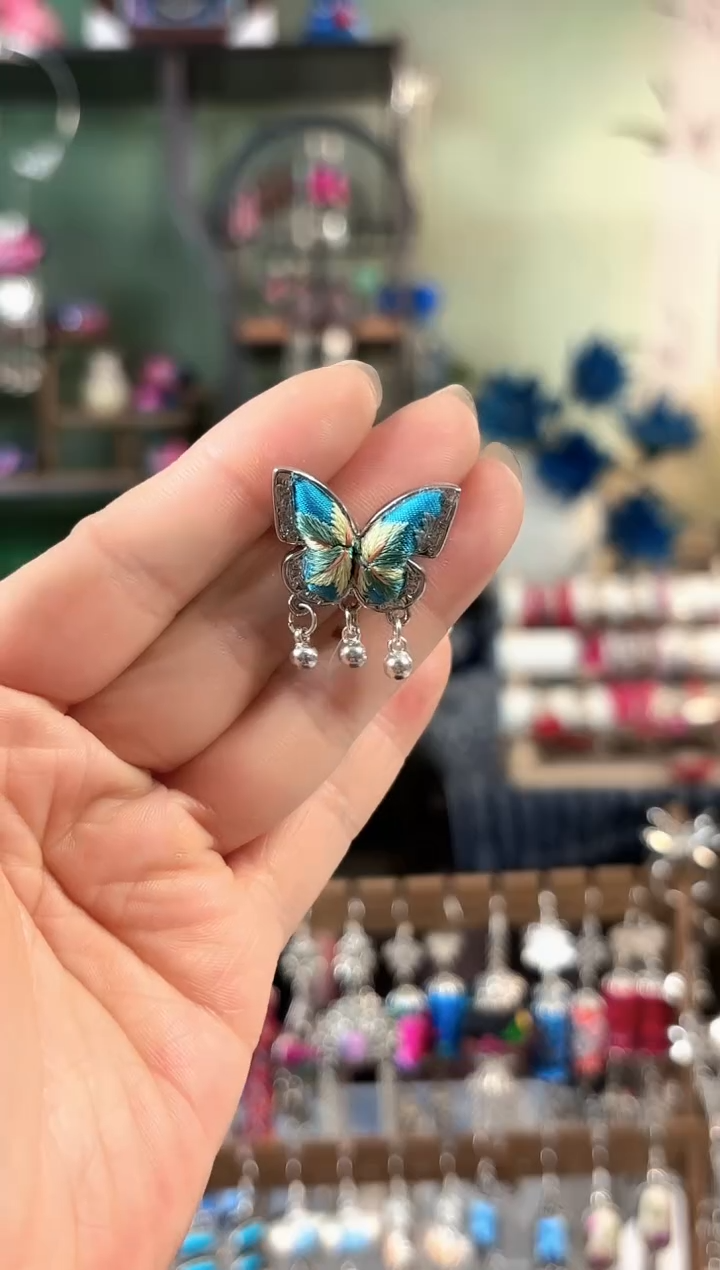 彩云南阁非遗老绣饰品145