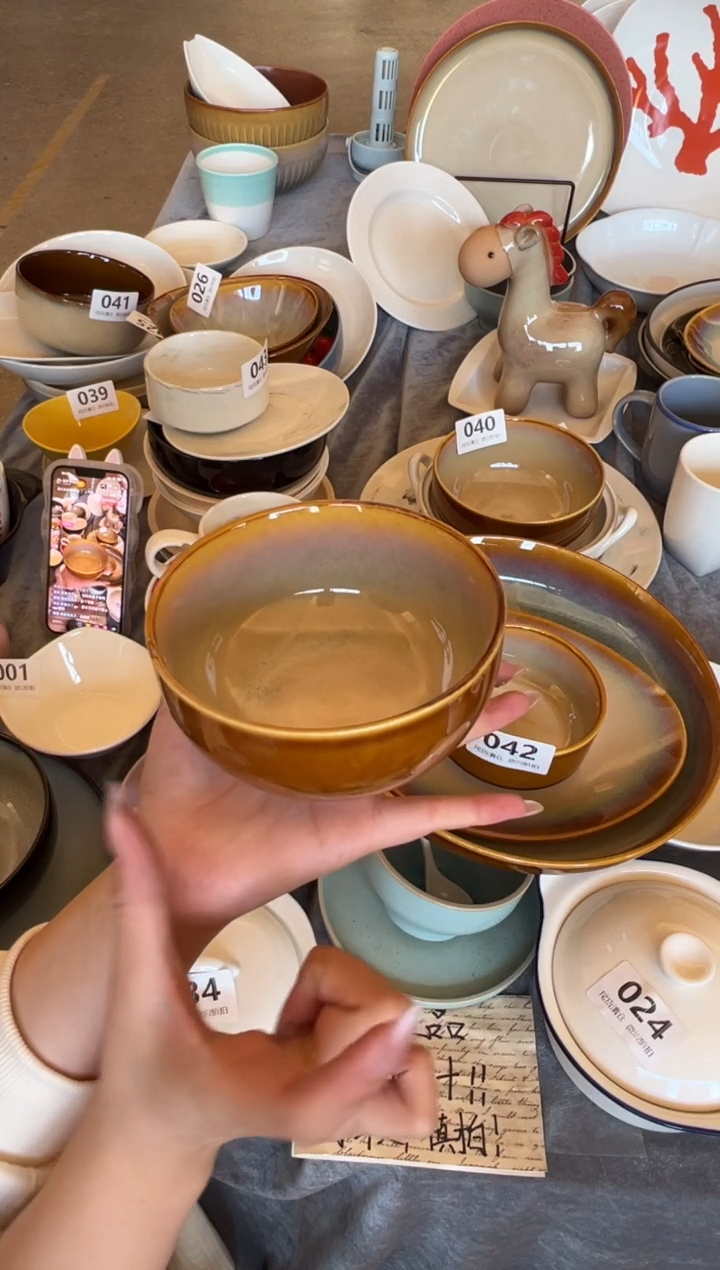 新骨瓷047瑕疵曼谷棕5寸米饭碗 