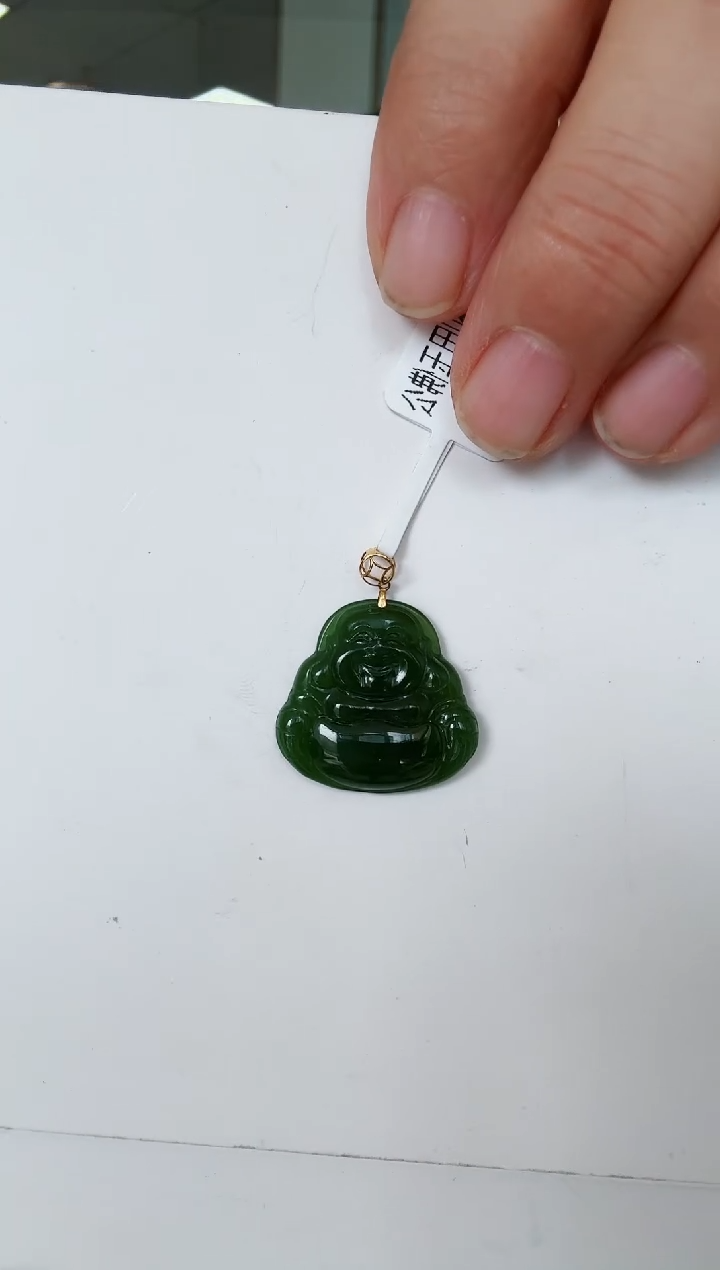 和田玉18K金镶嵌颈饰佛公挂坠