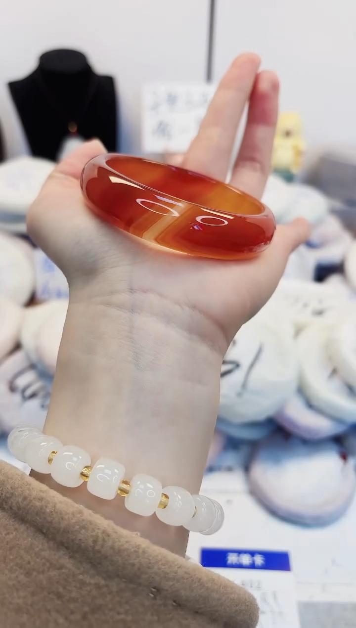 【闪购商品】石英质玉手镯未镶嵌402